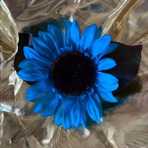 Blue sunflower hair clip